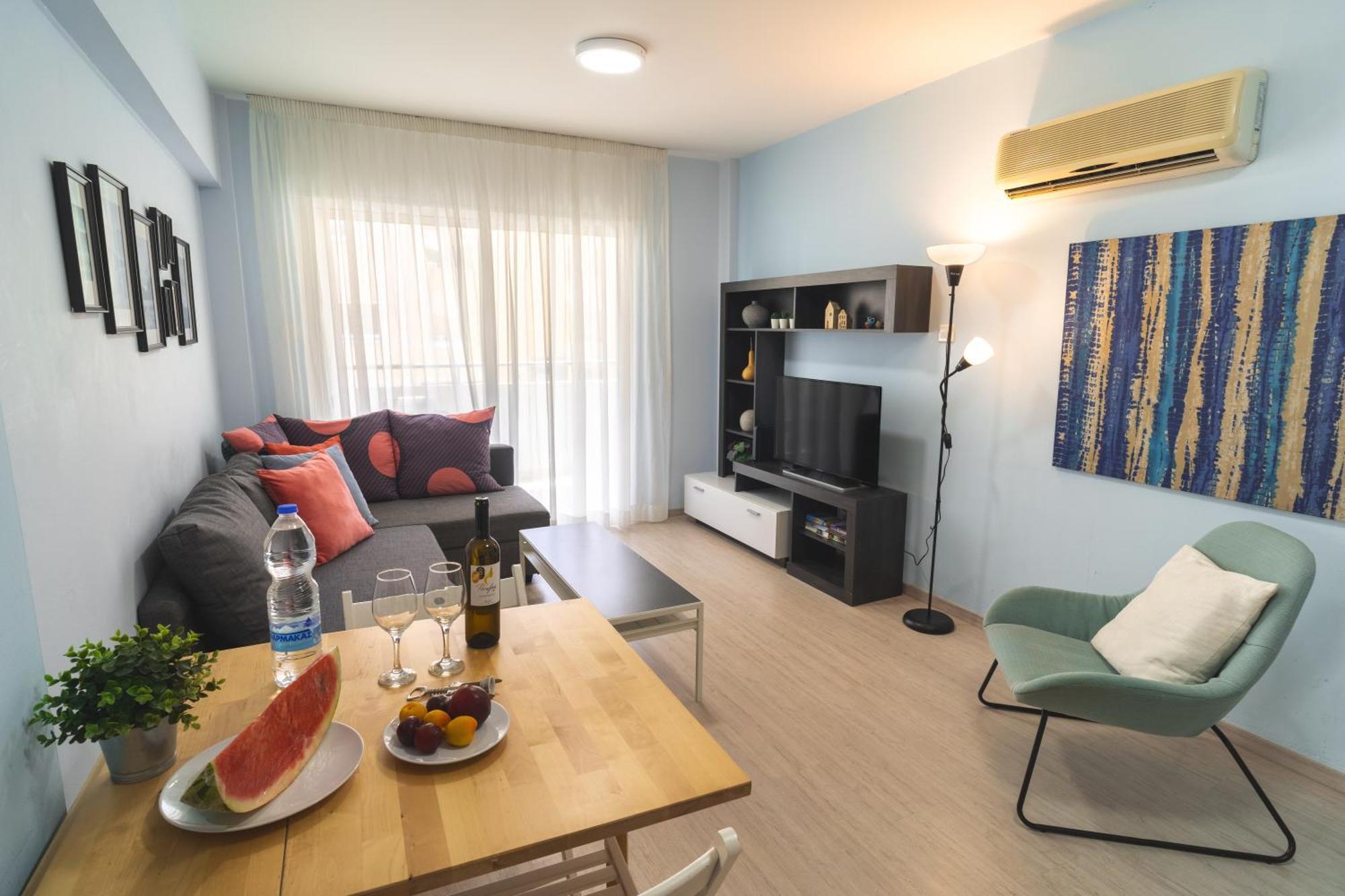Helios Mackenzie One Bedroom Flat ラルナカ エクステリア 写真