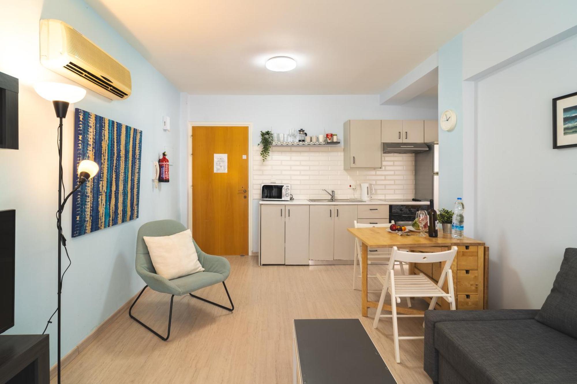 Helios Mackenzie One Bedroom Flat ラルナカ エクステリア 写真