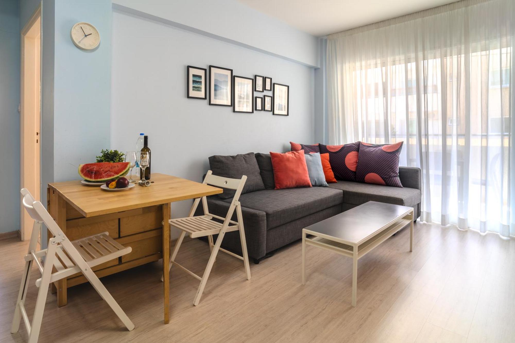 Helios Mackenzie One Bedroom Flat ラルナカ エクステリア 写真